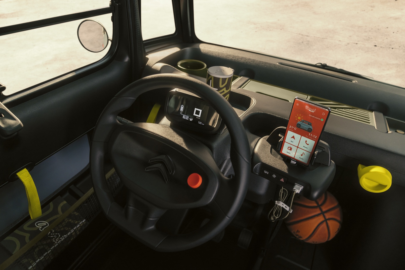 Citroën Switch in a Citroën Ami vehicle